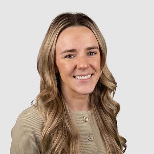 Headshot of Liz Hallet, Senior Project Manager for Cresa Chicago